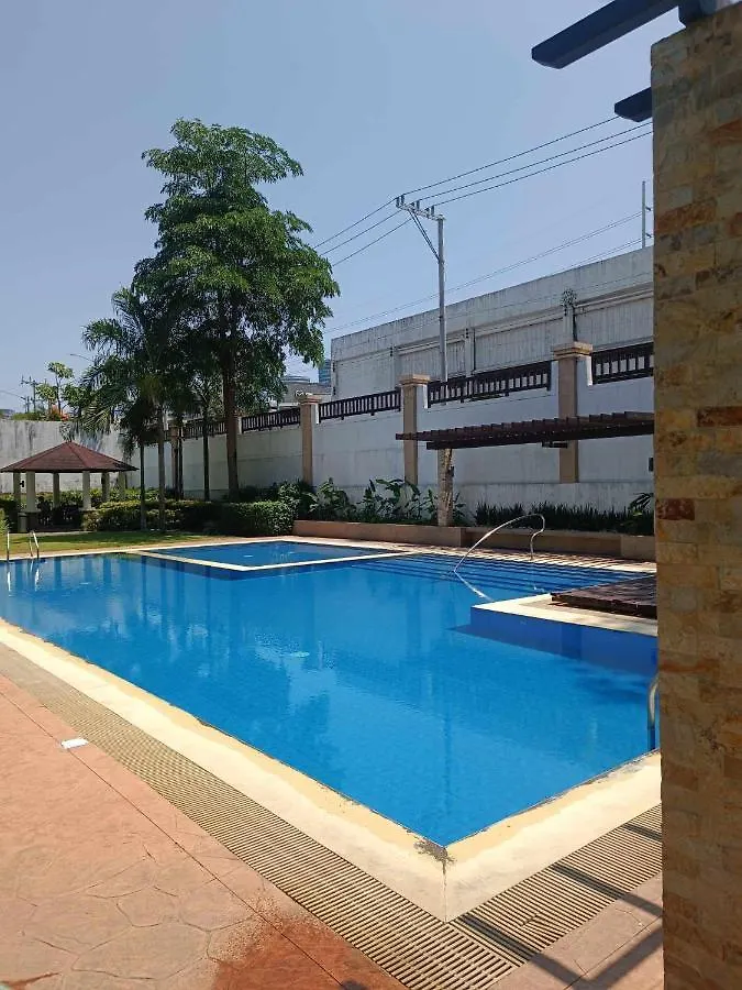 Iza'S Alabang Studio Apartment Manila 0*,