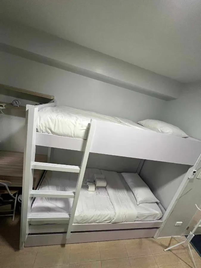 Iza'S Alabang Studio Apartment 마닐라