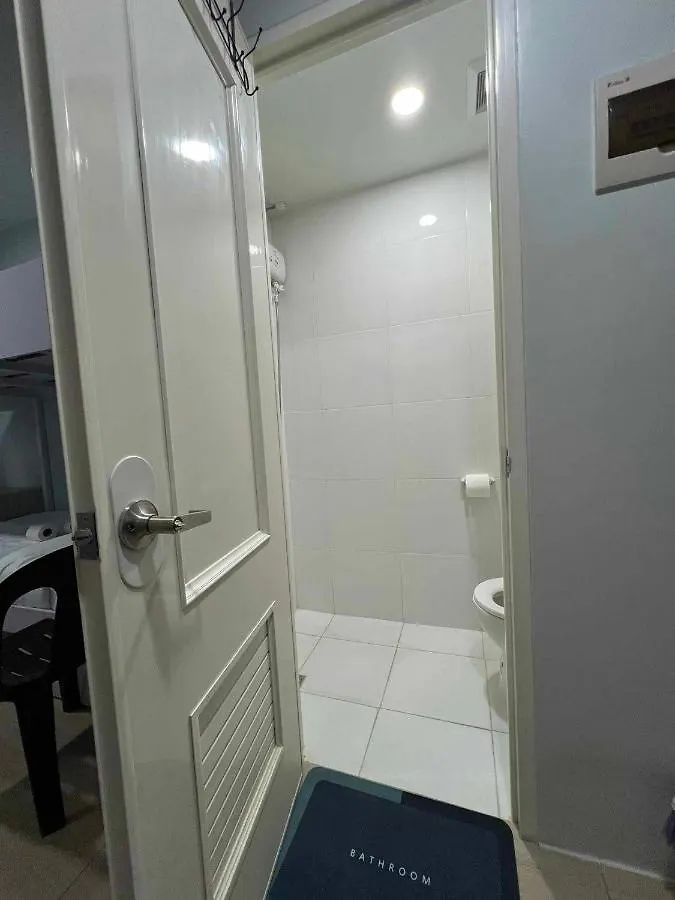 Iza'S Alabang Studio Apartment 마닐라